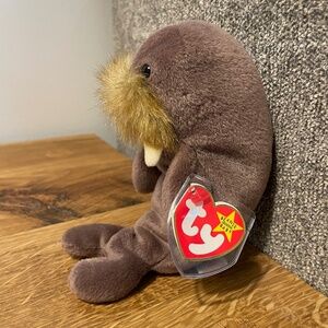 Ty Beanie Babies Jolly Walrus Brown 1996 – New Tag Protector VINTAGE
